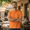 camiseta caballero polo color para tienda owl naranja (1)