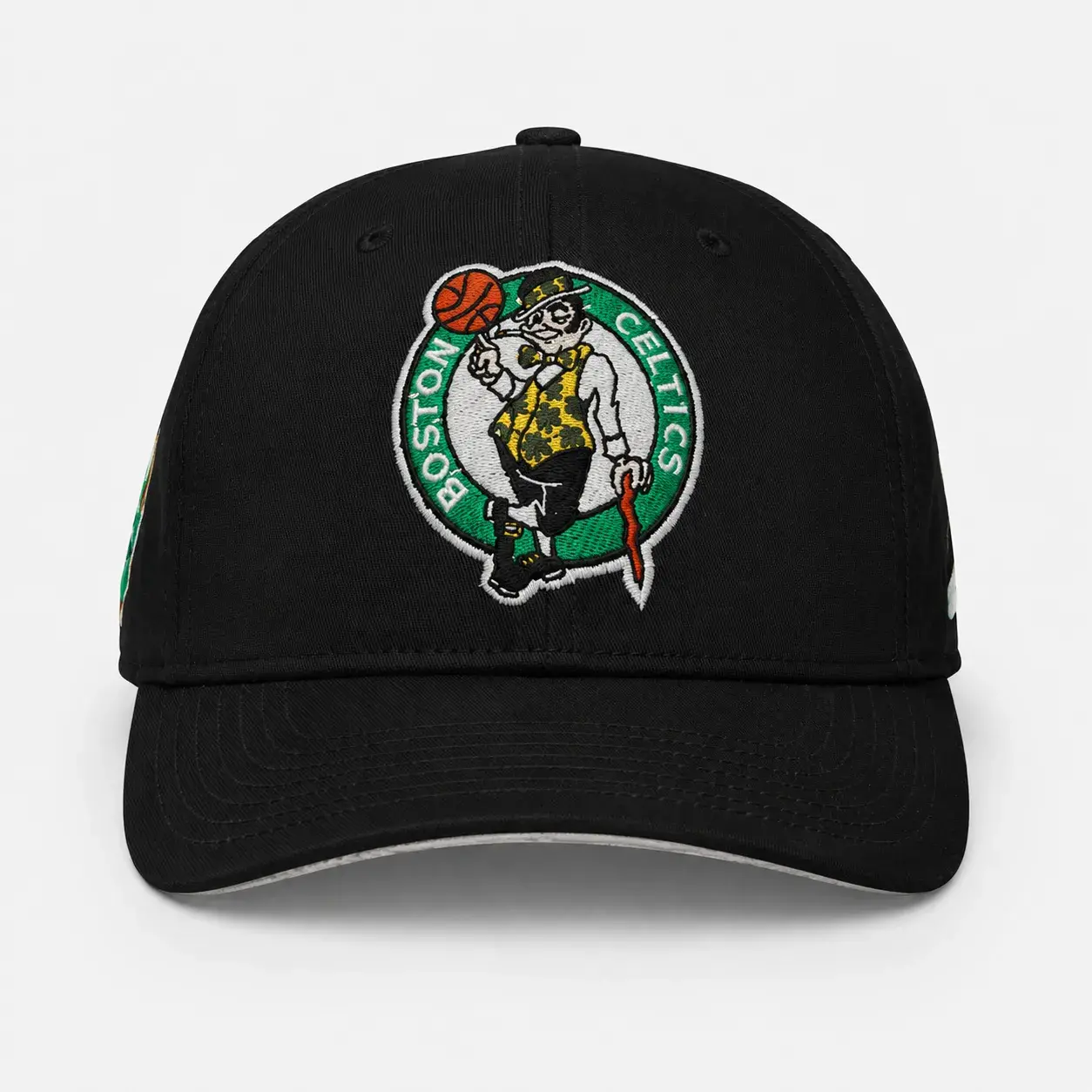 gorra negra celtics, logo celtics al lado (11)