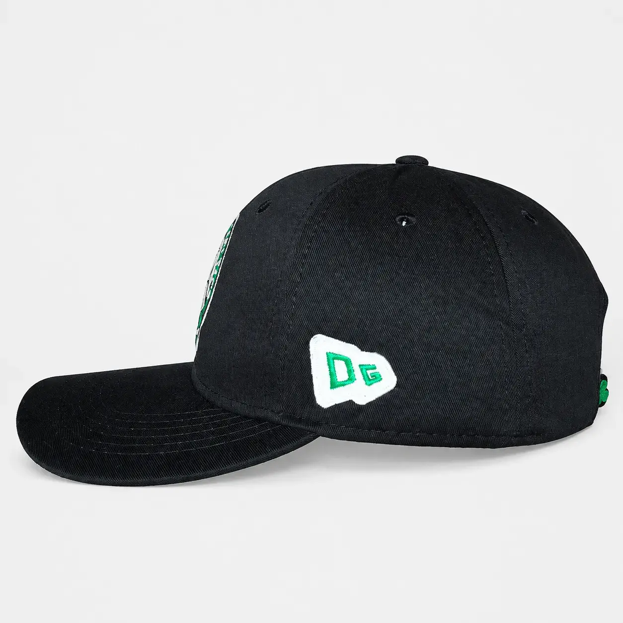 gorra negra celtics, logo celtics al lado (12)