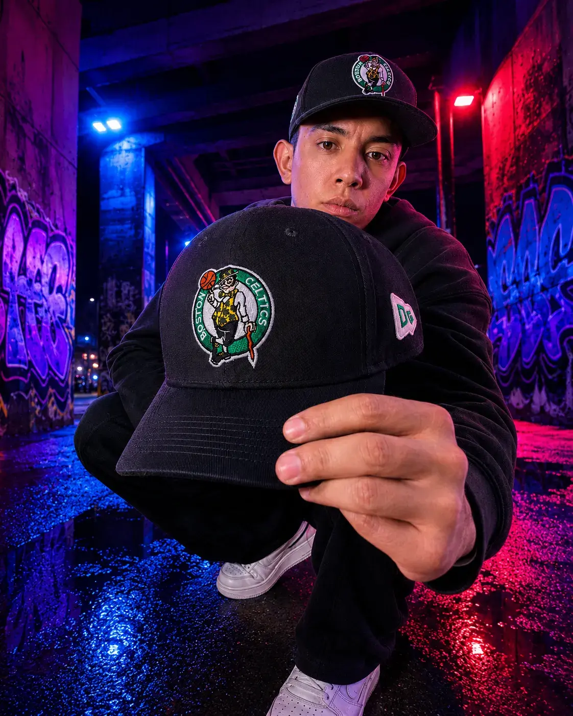 gorra negra celtics, logo celtics al lado (2)